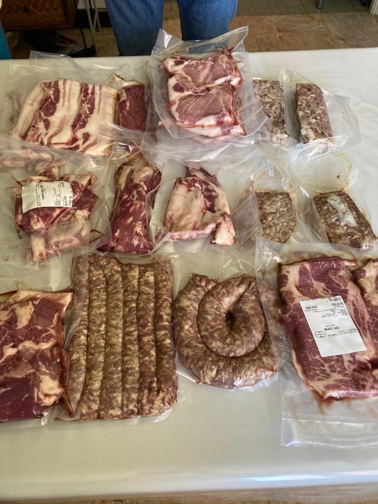 Porc Noir Complet En Pré-Découpe (Entre 80Kg -110 Kg)